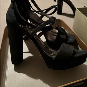 Nine West gently used high heel